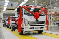 陕汽轻卡 德龙K3000 190马力 4.12米单排厢车轻卡(国六)(YTQ5041XXYKK331)