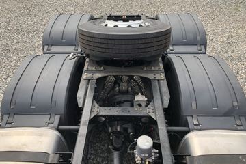 һ����� ��J6P�ؿ� �Ϸ��� 460���� 6X4ǣ����(457����)(CA4250P66K24T1A1E5)ͼƬ