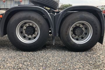 һ����� ��J6P�ؿ� �Ϸ��� 460���� 6X4ǣ����(457����)(CA4250P66K24T1A1E5)ͼƬ