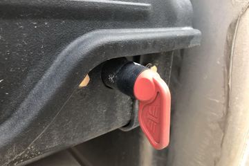 һ����� ��J6P�ؿ� �Ϸ��� 460���� 6X4ǣ����(457����)(CA4250P66K24T1A1E5)ͼƬ