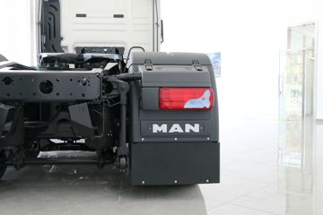 ��(MAN) TGXϵ���ؿ� 480���� 6X2R�Զ���ǣ����(TGX28.480 6X2-2 BLS)ͼƬ