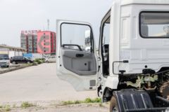 东风商用车 天锦KS 130马力 4X2 4.1米单排栏板轻卡(DFH1040BX5)