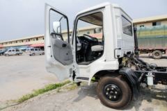 东风商用车 天锦KS 130马力 4X2 4.1米单排栏板轻卡(DFH1040BX5)