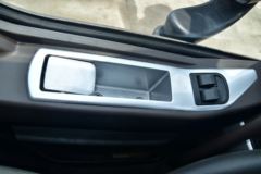 东风柳汽 乘龙H5中卡 270马力 6X2 9.7米栏板载货车(LZ1250M5CB)