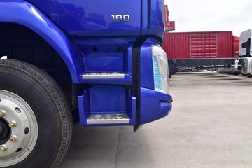 �������� �³���M3�п� 180���� 4X2 7.8����ʽ�ػ���ͼƬ