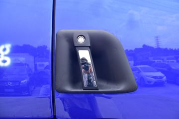 �������� �³���M3�п� 180���� 4X2 7.8����ʽ�ػ���ͼƬ