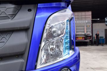 �������� �³���M3�п� 180���� 4X2 7.8����ʽ�ػ���ͼƬ