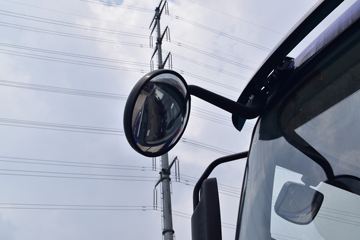 �������� �³���M3�п� 180���� 4X2 7.8����ʽ�ػ���ͼƬ