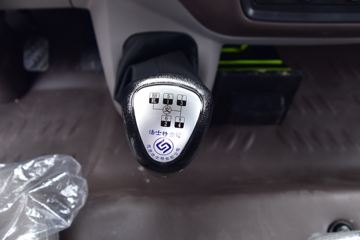 �������� �³���M3�п� 180���� 4X2 7.8����ʽ�ػ���ͼƬ