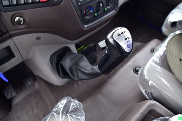 �������� �³���M3�п� 180���� 4X2 7.8����ʽ�ػ���ͼƬ