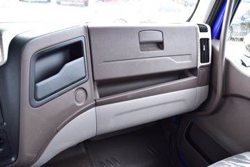 �������� �³���M3�п� 180���� 4X2 7.8����ʽ�ػ���ͼƬ