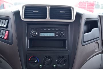 �������� �³���M3�п� 180���� 4X2 7.8����ʽ�ػ���ͼƬ