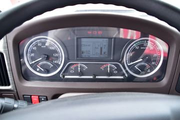 �������� �³���M3�п� 180���� 4X2 7.8����ʽ�ػ���ͼƬ