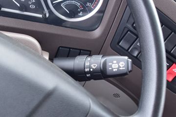 �������� �³���M3�п� 180���� 4X2 7.8����ʽ�ػ���ͼƬ