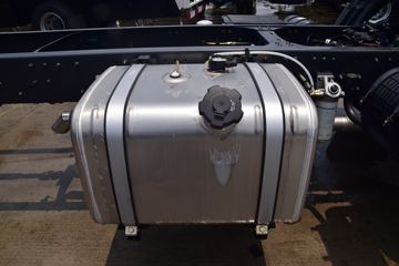 �������� �³���M3�п� 180���� 4X2 7.8����ʽ�ػ���ͼƬ