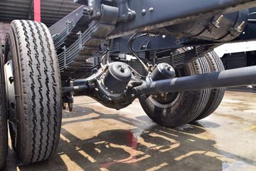�������� �³���M3�п� 180���� 4X2 7.8����ʽ�ػ���ͼƬ