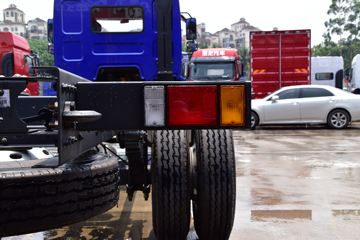 �������� �³���M3�п� 180���� 4X2 7.8����ʽ�ػ���ͼƬ