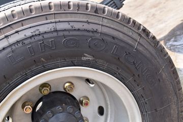 �������� �³���M3�п� 180���� 4X2 7.8����ʽ�ػ���ͼƬ