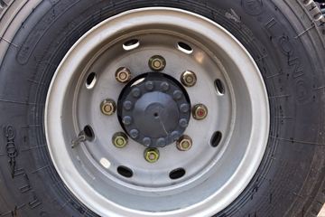 �������� �³���M3�п� 180���� 4X2 7.8����ʽ�ػ���ͼƬ