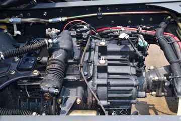 �������� �³���M3�п� 180���� 4X2 7.8����ʽ�ػ���ͼƬ