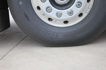 һ����� J7�ؿ� 550���� 6X4ǣ����(CA4250P77K25T1E5)ͼƬ