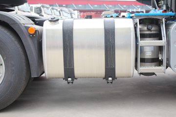 һ����� J7�ؿ� 550���� 6X4ǣ����(CA4250P77K25T1E5)ͼƬ