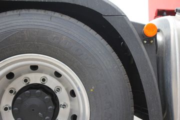 һ����� J7�ؿ� 550���� 6X4ǣ����(CA4250P77K25T1E5)ͼƬ