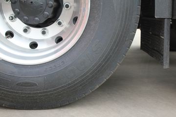 һ����� J7�ؿ� 550���� 6X4ǣ����(CA4250P77K25T1E5)ͼƬ