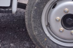 跃进 小福星S 1.5L 110马力 汽油 3.22米排半栏板小卡(SH1032PEGBNZ)