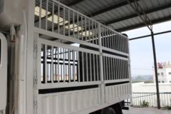 福田 奥铃新捷运 156马力 3.83米排半仓栅式轻卡(BJ5048CCY-A1)