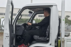 跃进 福星S70 113马力 3.36米单排栏板小卡(国六)(SH1033PEGCNZ)