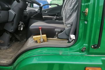 ���� ����T10 129���� 4X2 3.7����ж��(EQ3041L8GDAAC)ͼƬ