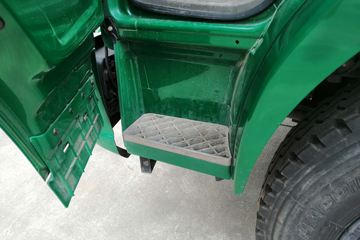 力拓T10&nbsp;自卸车驾驶室                                               图片