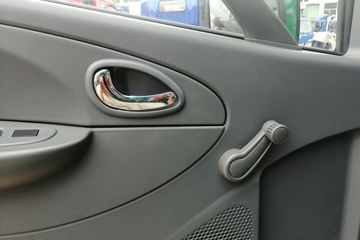 力拓T10&nbsp;自卸车驾驶室                                               图片