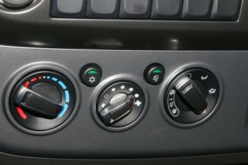 ���� ŷ����S1ϵ ��ӯ�� 131���� 4.14�׵�����ʽ�Ῠ(����)(BJ5045XXY-FK)ͼƬ