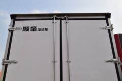 庆铃 五十铃700P 190马力 6.672米单排厢式载货车(QL5100XXYA8PHJ)