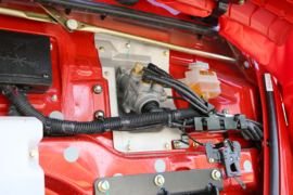 斯太尔D7B&nbsp;牵引车外观                                                图片