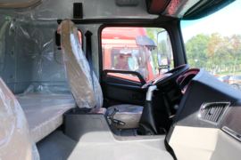 斯太尔D7B&nbsp;牵引车驾驶室                                               图片