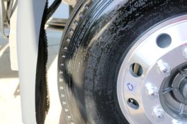 斯太尔D7B&nbsp;牵引车底盘                                                图片