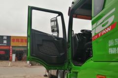 青岛解放 JH6重卡 375马力 6X4 5.6米自卸车