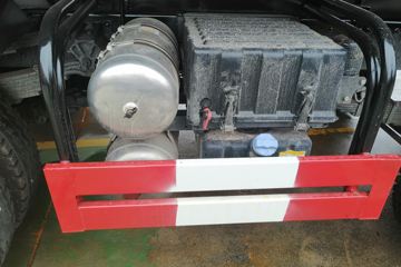 �������� �³���M3 185���� 6X2 4.8����ж��(10��)ͼƬ