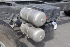 东风柳汽 乘龙H5重卡 270马力 6X2 9.7米栏板载货车(国六)(LZ1250H5CC1)