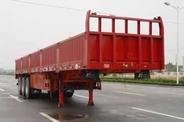 中集华骏 12.5米栏板半挂车