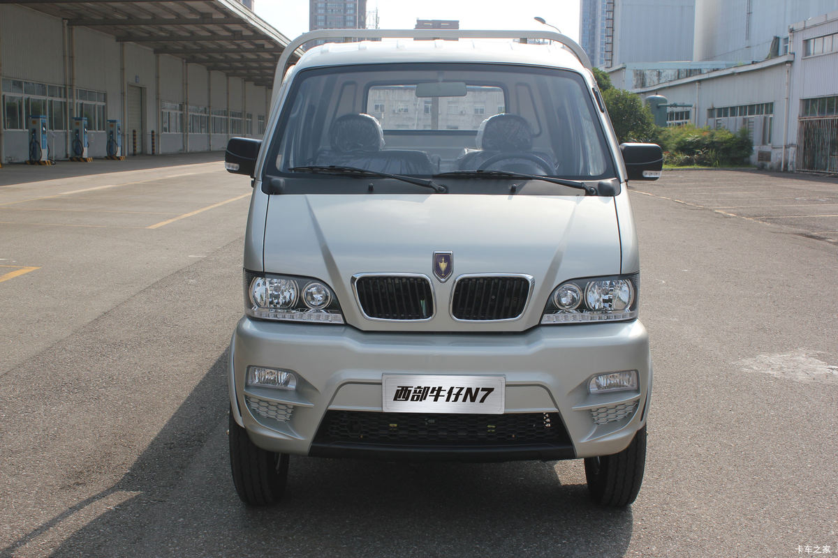 金杯 西部牛仔N5 2019款 1.5L 102马力 汽油 3.05米单排栏板微卡(空调)