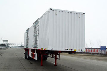 中集华骏 14.6米厢式运输半挂车