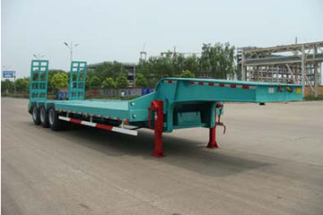 中集华骏 13米低平板半挂车