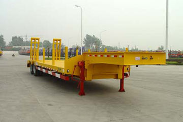 中集华骏 12.5米低平板半挂车(额载19吨)