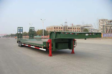 中集华骏 14米两线四轴低平板半挂车