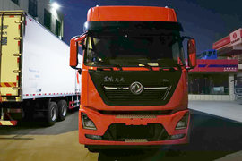 东风天龙KL&nbsp;载货车外观                                                图片