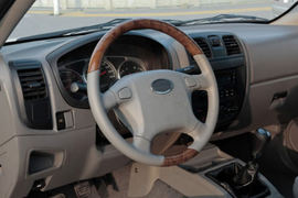 龙威&nbsp;皮卡驾驶室                                               图片